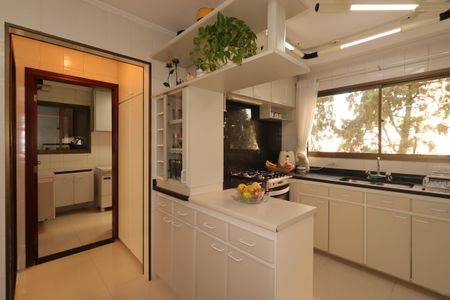 Apartamento à venda com 140m², 3 quartos e 2 vagasCozinha