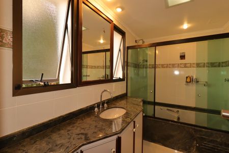 Apartamento à venda com 140m², 3 quartos e 2 vagasBanheiro da Suíte