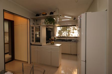 Apartamento à venda com 140m², 3 quartos e 2 vagasCozinha