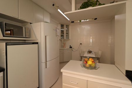 Apartamento à venda com 140m², 3 quartos e 2 vagasCozinha