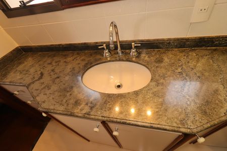 Apartamento à venda com 140m², 3 quartos e 2 vagasBanheiro da Suíte - Pia