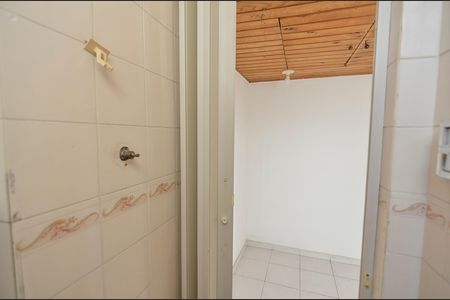 Apartamento para alugar com 80m², 2 quartos e sem vaga Apartamento para alugar com 80m², 2 quartos e sem vagaBanheiro de Serviço