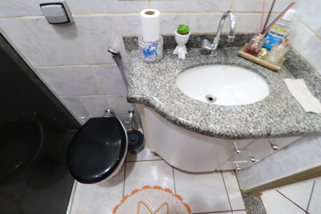 Casa para alugar com 100m², 2 quartos e 2 vagasBanheiro 