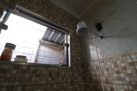Casa para alugar com 100m², 2 quartos e 2 vagasBanheiro 