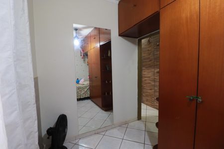 Casa para alugar com 100m², 2 quartos e 2 vagasQuarto 