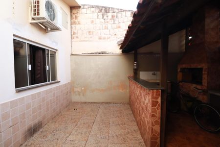 Casa para alugar com 100m², 2 quartos e 2 vagasÁrea gourmet 