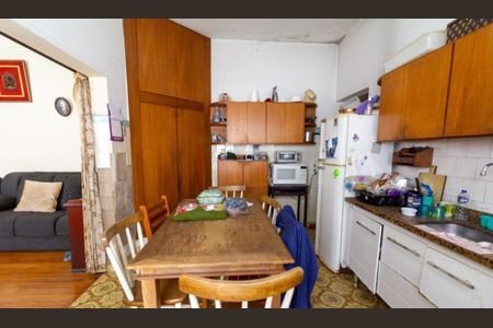 Casa à venda com 252m², 3 quartos e 2 vagascozinha 
