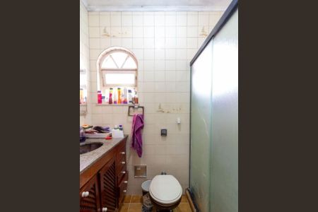 banheiro  de casa à venda com 3 quartos, 252m² em Cambuci, São Paulo