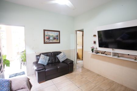 Casa à venda com 141m², 5 quartos e 2 vagasSala