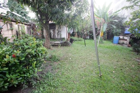 Casa à venda com 141m², 5 quartos e 2 vagasQuintal