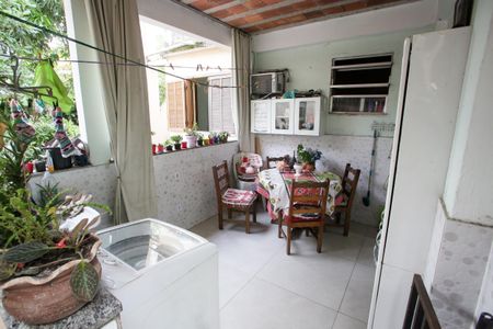 Casa à venda com 141m², 5 quartos e 2 vagasÁrea de Serviço