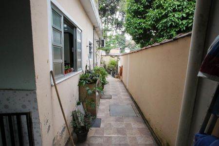 Casa à venda com 141m², 5 quartos e 2 vagasCorredor Lateral