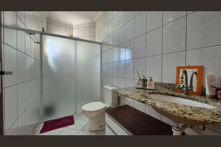 Apartamento para alugar com 114m², 2 quartos e 2 vagas Apartamento para alugar com 114m², 2 quartos e 2 vagasBanheiro da suíte