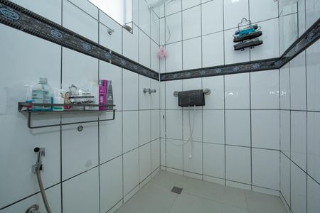 Apartamento à venda com 210m², 4 quartos e sem vagaBANHEIRO2