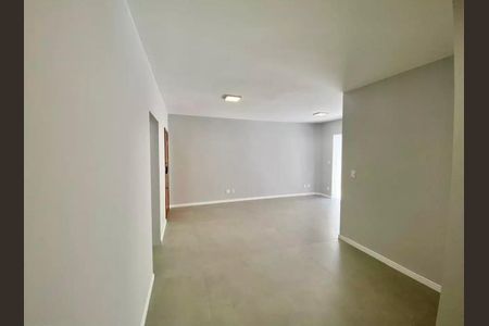Apartamento à venda com 241m², 3 quartos e 2 vagasFoto 02