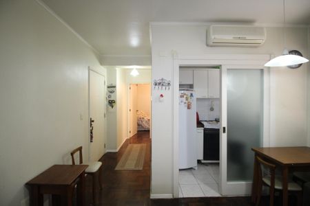 Sala de apartamento à venda com 1 quarto, 43m² em Independência, Porto Alegre