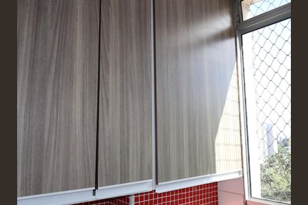 Apartamento à venda com 58m², 3 quartos e 1 vagaÁrea de Serviço