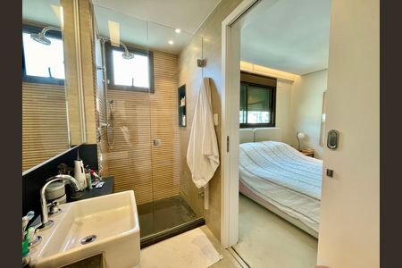 Apartamento à venda com 136m², 2 quartos e 3 vagas