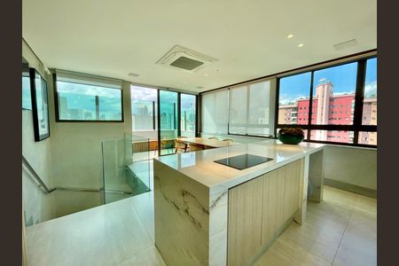 Apartamento à venda com 136m², 2 quartos e 3 vagas