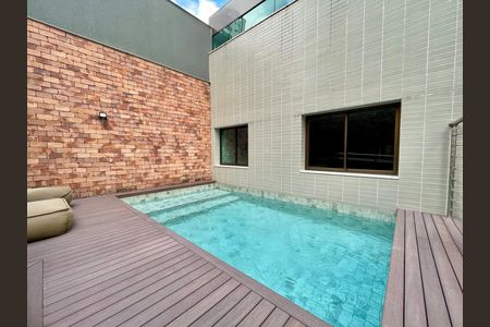 Apartamento à venda com 136m², 2 quartos e 3 vagas