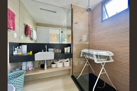Apartamento à venda com 136m², 2 quartos e 3 vagas