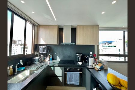 Apartamento à venda com 136m², 2 quartos e 3 vagas