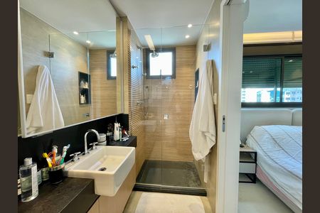 Apartamento à venda com 136m², 2 quartos e 3 vagas