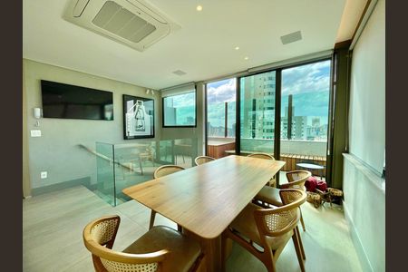 Apartamento à venda com 136m², 2 quartos e 3 vagas
