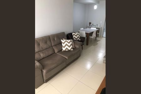 Foto 01 de casa de condomínio à venda com 2 quartos, 74m² em Vila Jacuí, São Paulo
