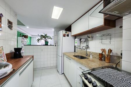 Apartamento para alugar com 60m², 2 quartos e sem vagaCozinha 