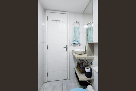 Apartamento para alugar com 60m², 2 quartos e sem vagaBanheiro da Suíte 