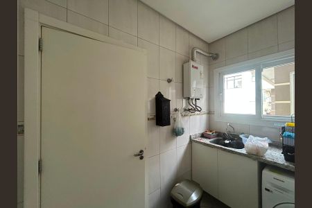 Casa à venda com 250m², 3 quartos e 3 vagas Casa à venda com 250m², 3 quartos e 3 vagasLavanderia