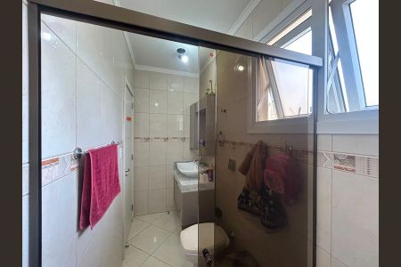 Casa à venda com 250m², 3 quartos e 3 vagas Casa à venda com 250m², 3 quartos e 3 vagasBanheiro da Suíte 1