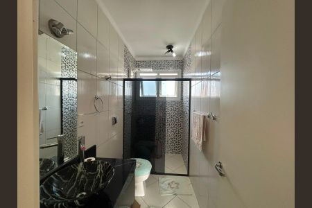 Casa à venda com 250m², 3 quartos e 3 vagas Casa à venda com 250m², 3 quartos e 3 vagasBanheiro da Suíte 2