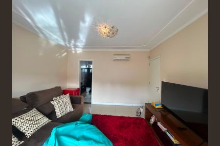 Casa à venda com 250m², 3 quartos e 3 vagas Casa à venda com 250m², 3 quartos e 3 vagasSuite 2