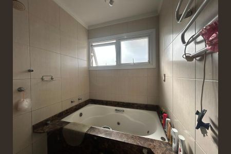 Casa à venda com 250m², 3 quartos e 3 vagas Casa à venda com 250m², 3 quartos e 3 vagasBanheiro da Suíte 3