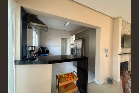 Casa à venda com 250m², 3 quartos e 3 vagas Casa à venda com 250m², 3 quartos e 3 vagasCozinha