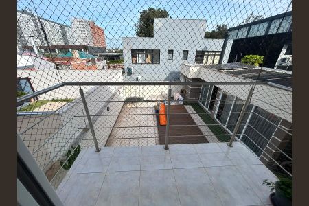 Casa à venda com 250m², 3 quartos e 3 vagas Casa à venda com 250m², 3 quartos e 3 vagasSacada Suite 1