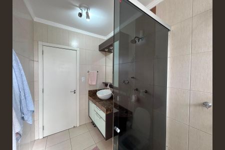 Casa à venda com 250m², 3 quartos e 3 vagas Casa à venda com 250m², 3 quartos e 3 vagasBanheiro da Suíte 3