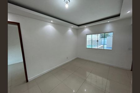 Sala de casa para alugar com 2 quartos, 250m² em Vila Valqueire, Rio de Janeiro