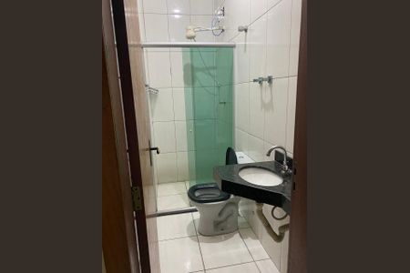 Casa à venda com 65m², 2 quartos e 1 vaga Casa à venda com 65m², 2 quartos e 1 vagaBanheiro