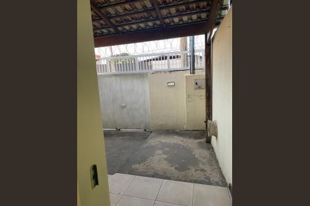 Casa à venda com 65m², 2 quartos e 1 vaga Casa à venda com 65m², 2 quartos e 1 vagaÁrea externa