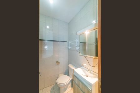 Casa de condomínio para alugar com 60m², 2 quartos e 2 vagas Casa de condomínio para alugar com 60m², 2 quartos e 2 vagasBanheiro