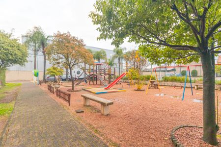 Casa de condomínio para alugar com 60m², 2 quartos e 2 vagas Casa de condomínio para alugar com 60m², 2 quartos e 2 vagasÁrea comum - Playground