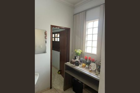 Casa à venda com 186m², 6 quartos e 3 vagasQuarto