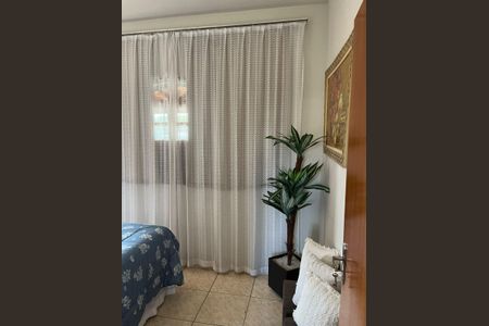 Casa à venda com 186m², 6 quartos e 3 vagasQuarto