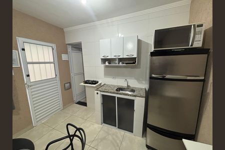 Sala/Cozinha de apartamento para alugar com 1 quarto, 20m² em Vila Nhocuné, São Paulo