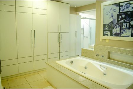 Apartamento à venda com 359m², 5 quartos e 4 vagas