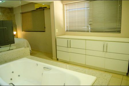 Apartamento à venda com 359m², 5 quartos e 4 vagas