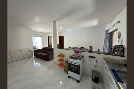 Casa à venda com 400m², 1 quarto e 6 vagas Casa à venda com 400m², 1 quarto e 6 vagasSala e cozinha